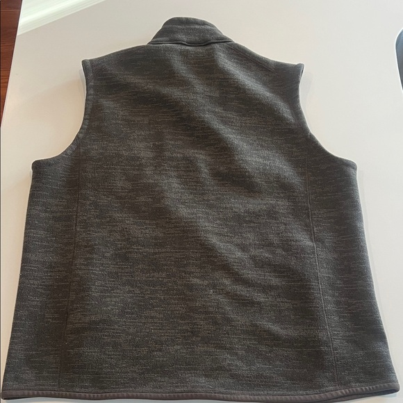 Patagonia Men's Dark Green Vest - Picture 3 of 3